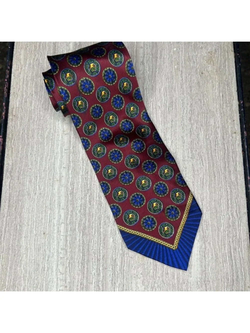 Gianfranco Ferre Italian 100% Silk Classic Medallion Designer Tie